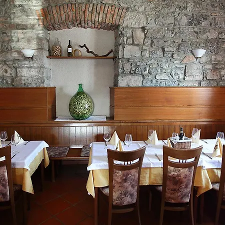 Guest house Risnik *