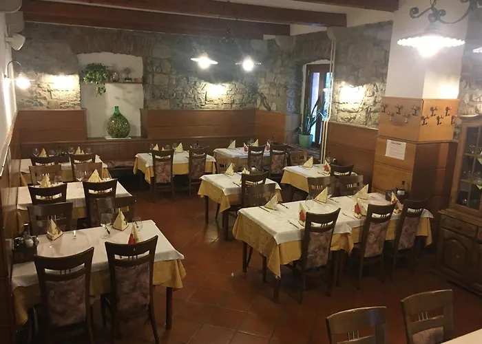 Risnik 게스트하우스 Divača